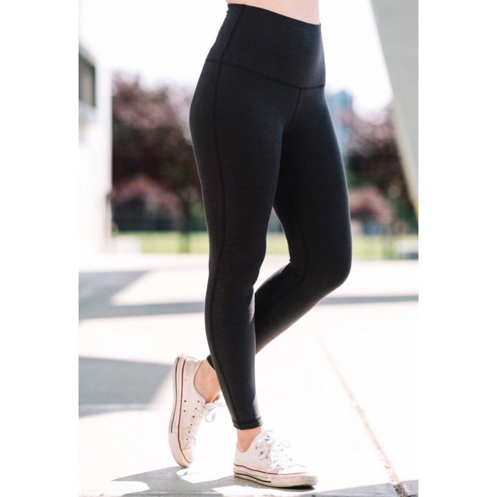 LEOSTAR ATHLETICA | Black Nylon Leggings